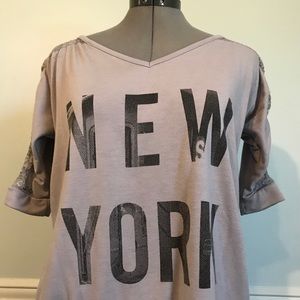 Grey logo T-shirt size xsmall.